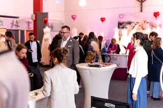 Wedding Emotions Prüm 2026 – Rosa Lichter, Herz-Ballons und Besucher